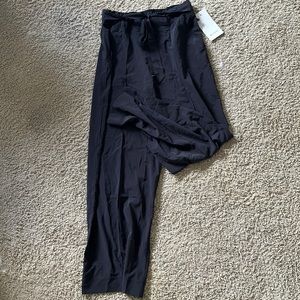 Size 12 black lulu lemon noir pant